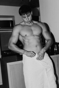 Leo Nastacio – Soy Leo, creador de contenido full time en OnlyFans